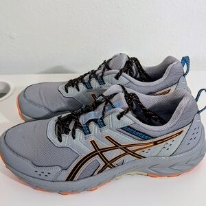 Asics Gel-Venture 9 Men's running shoes in the Sheet Rock/Sun Peach colorway. 
